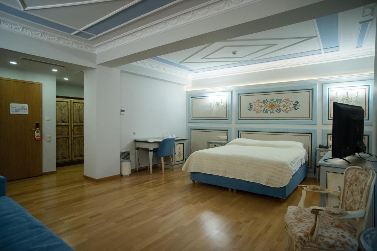 Byzantino Hotel พาทรา ภายนอก รูปภาพ