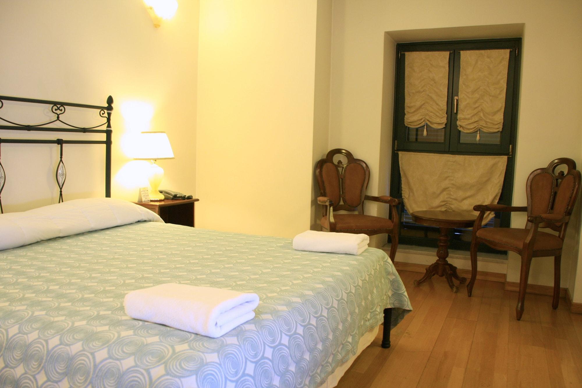 Byzantino Hotel พาทรา ภายนอก รูปภาพ