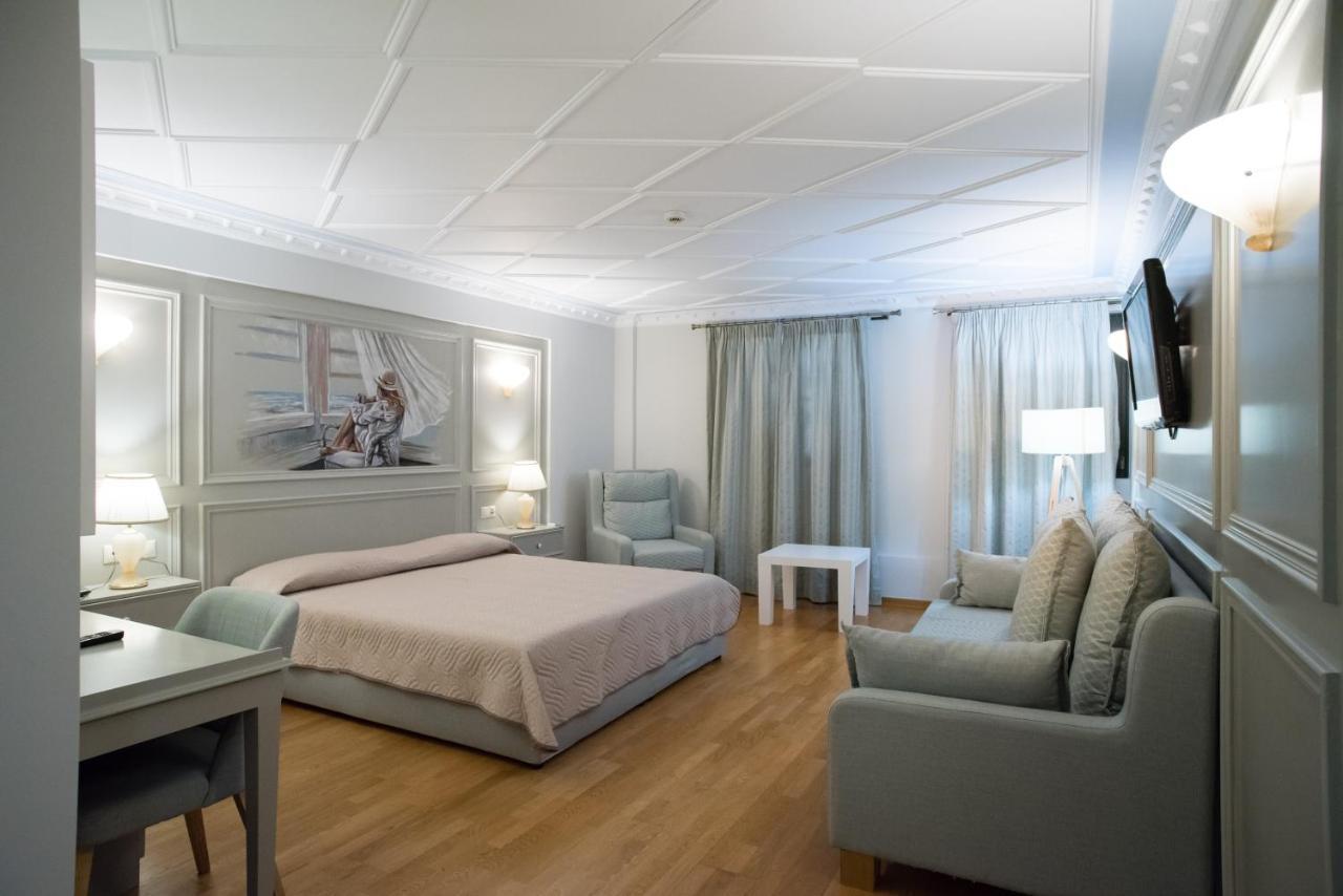 Byzantino Hotel พาทรา ภายนอก รูปภาพ