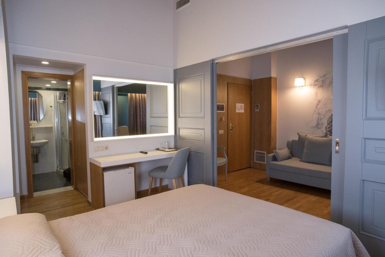 Byzantino Hotel พาทรา ภายนอก รูปภาพ
