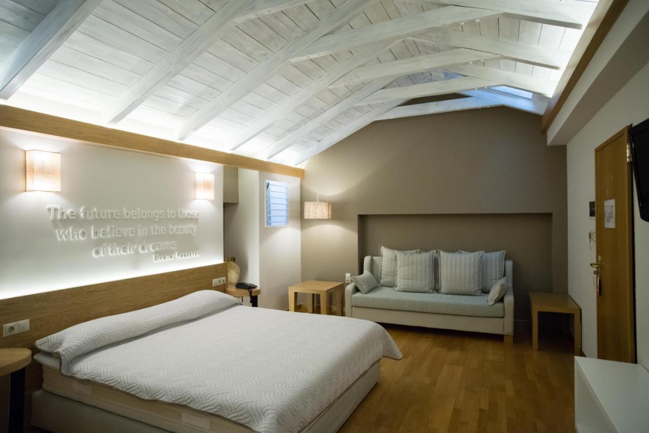 Byzantino Hotel พาทรา ภายนอก รูปภาพ