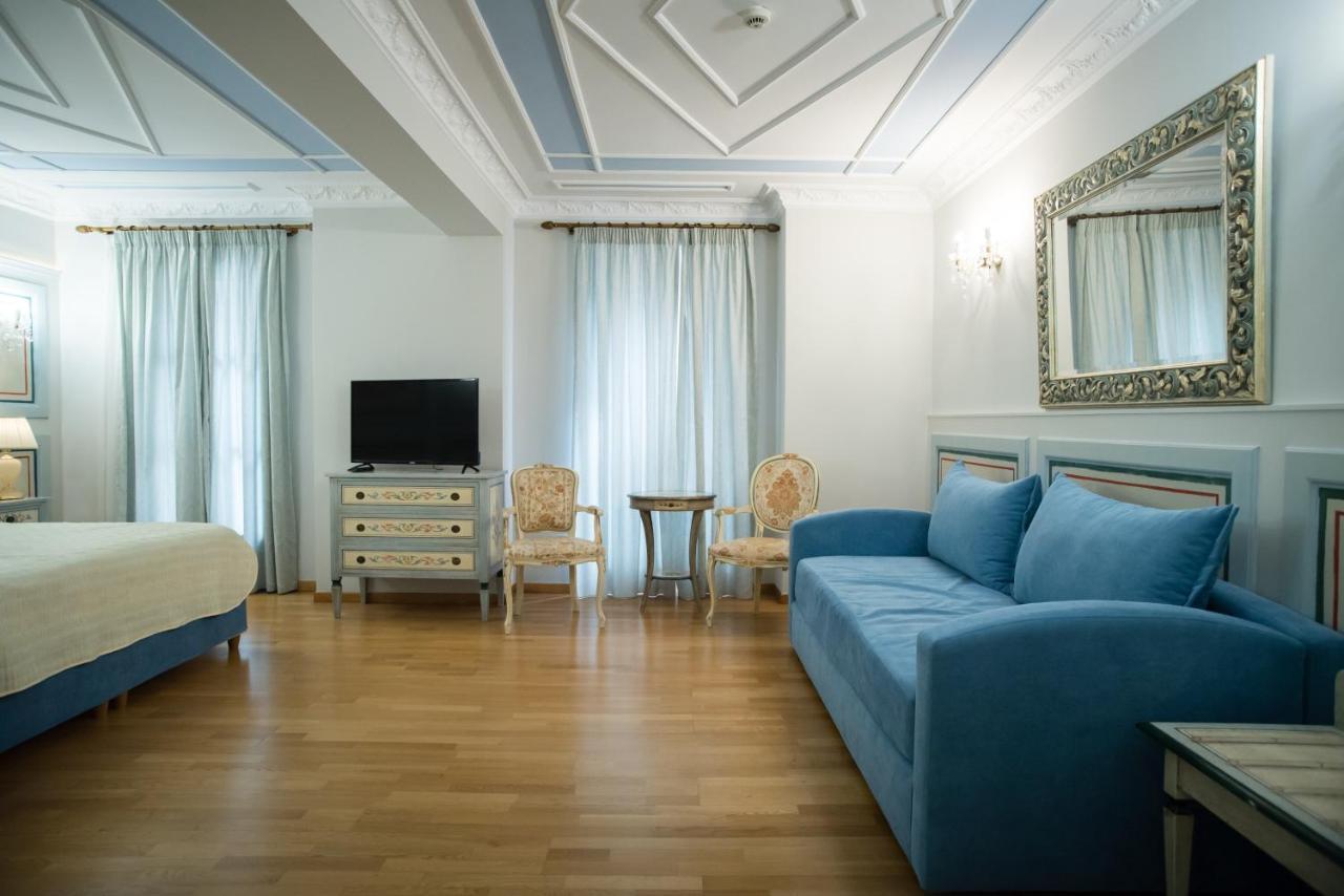 Byzantino Hotel พาทรา ภายนอก รูปภาพ
