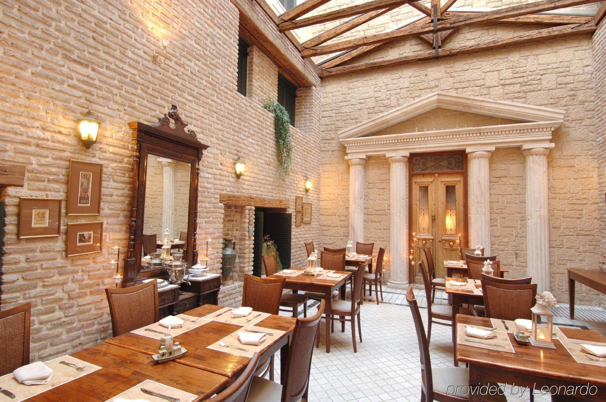 Byzantino Hotel พาทรา ภายนอก รูปภาพ