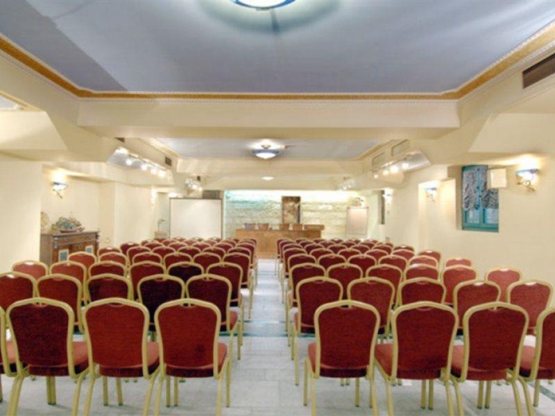 Byzantino Hotel พาทรา ภายนอก รูปภาพ